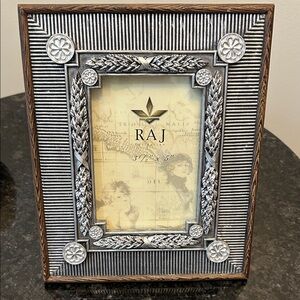 Raj Silver and Brown Textured Frame
